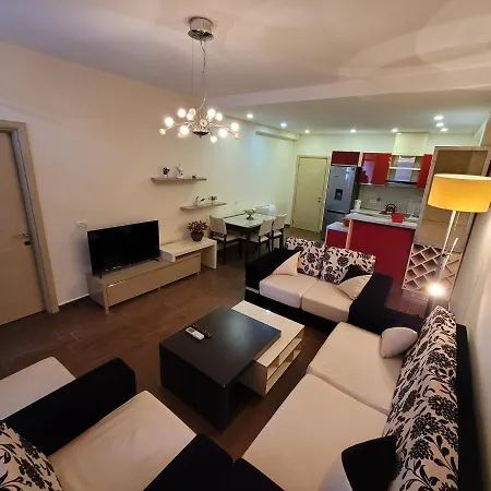 Spacious And Cozy Apartment *